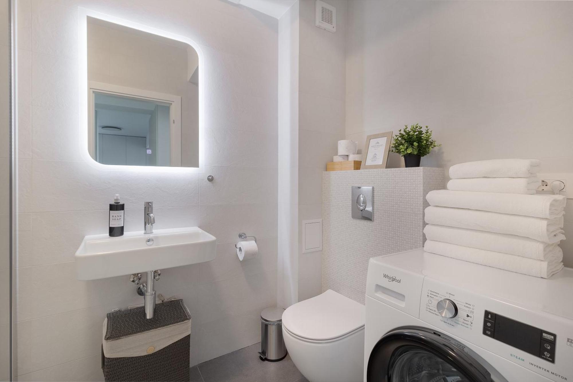 Appartamento Urban Suite- Luxe 2br With Balcony And Parking